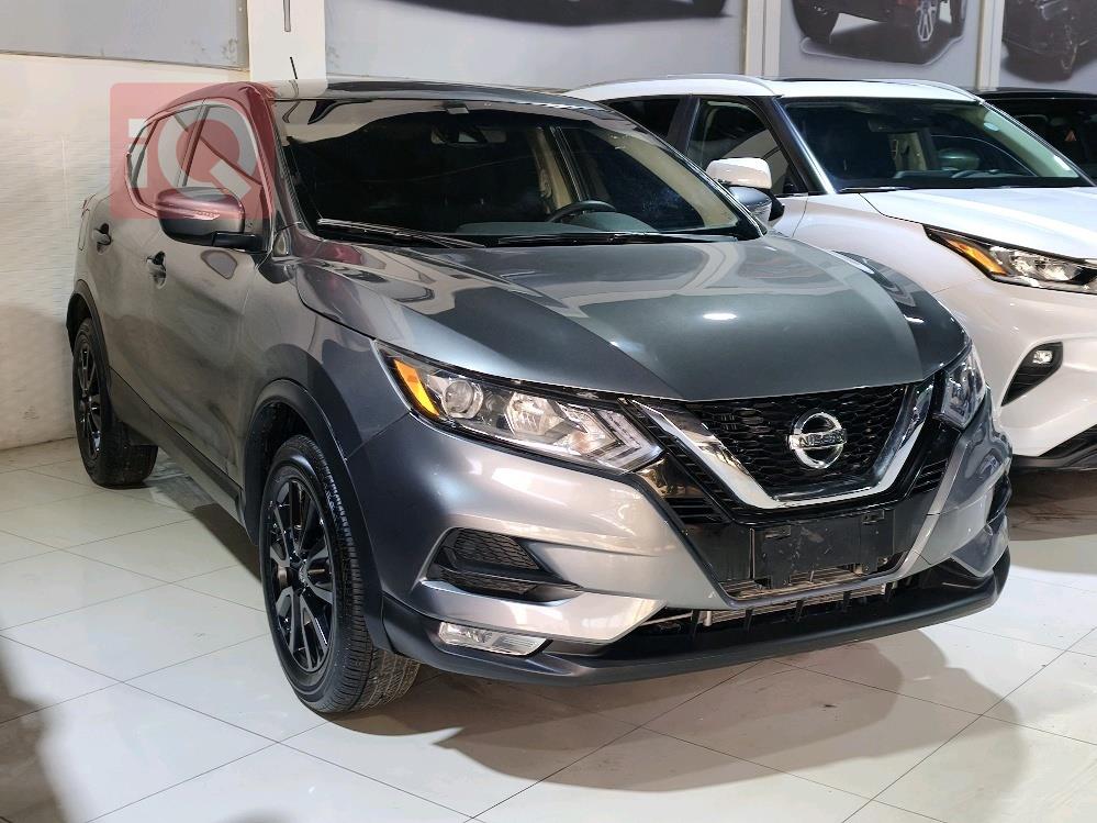 نيسان قاشقاي